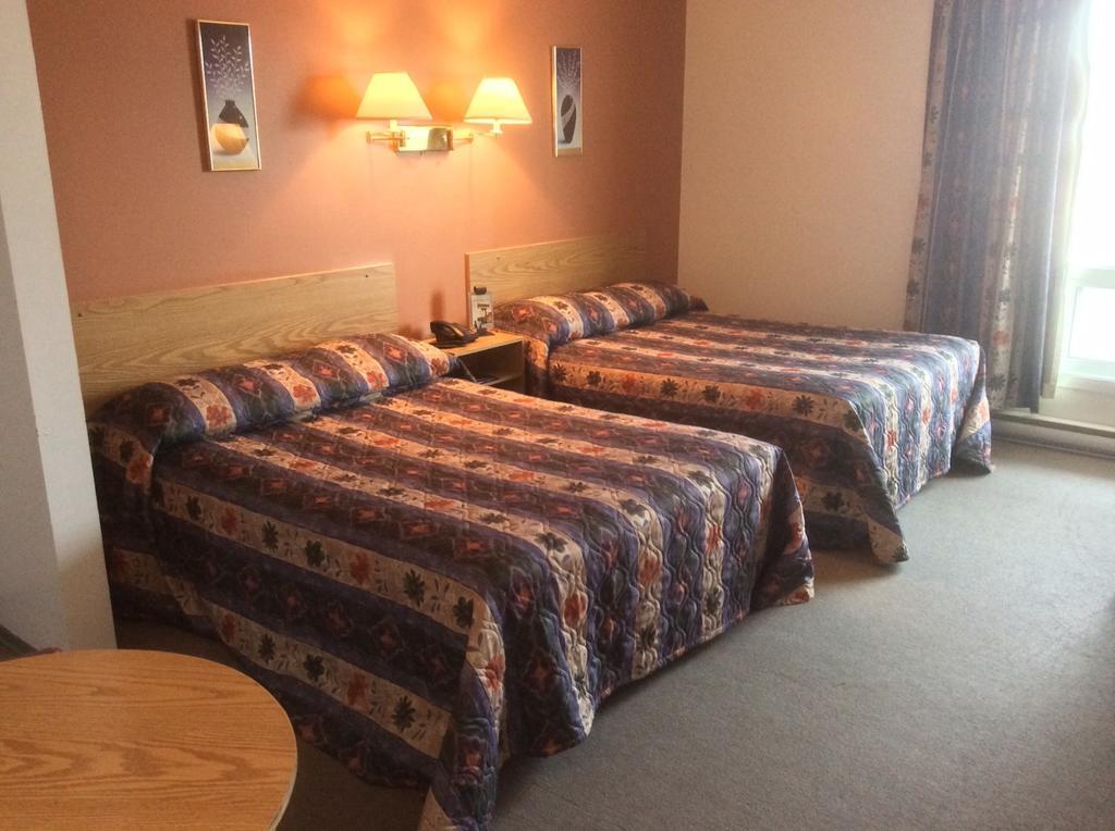 Le Campagnard Hotel Matane Exterior foto