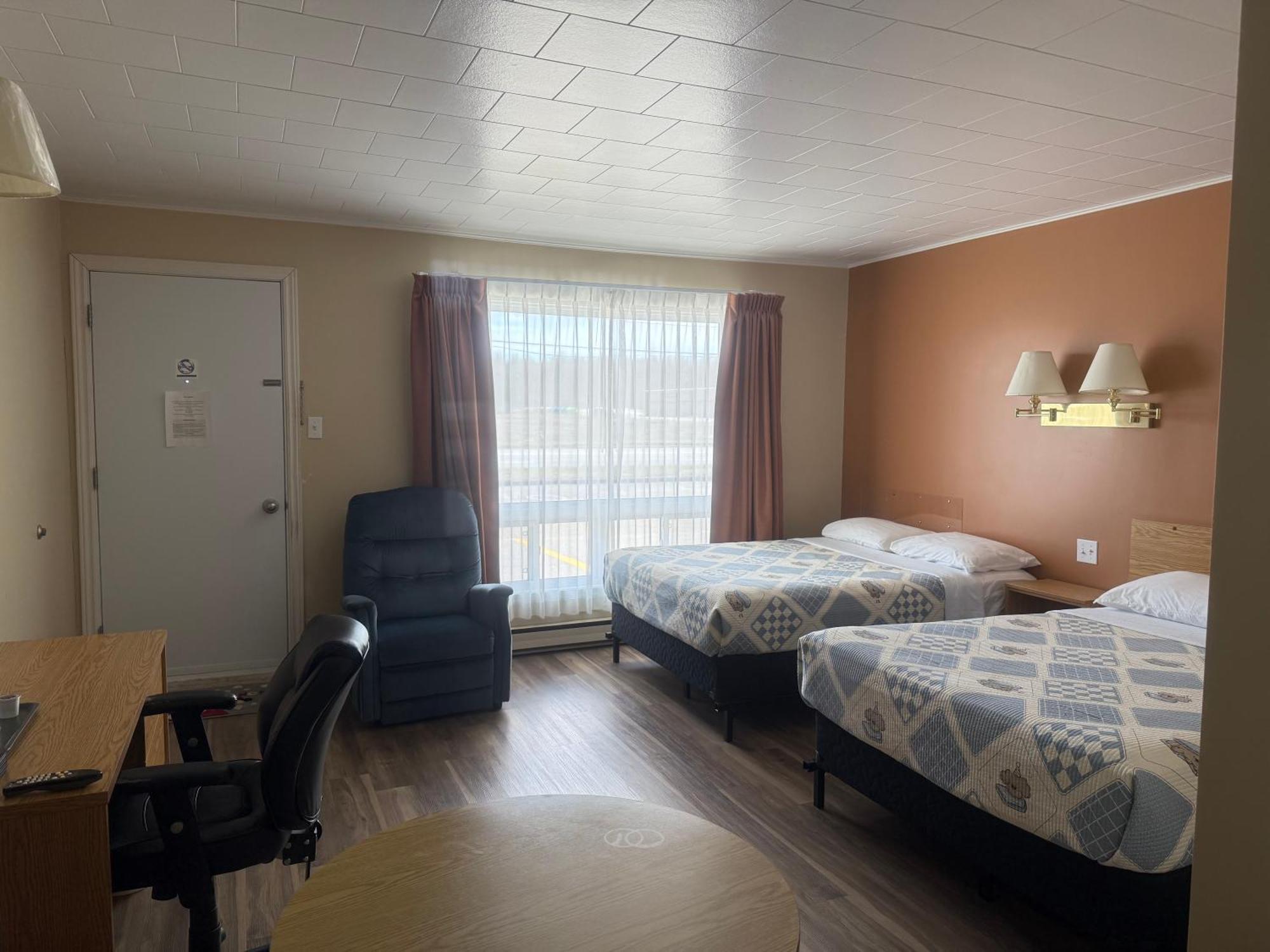 Le Campagnard Hotel Matane Exterior foto