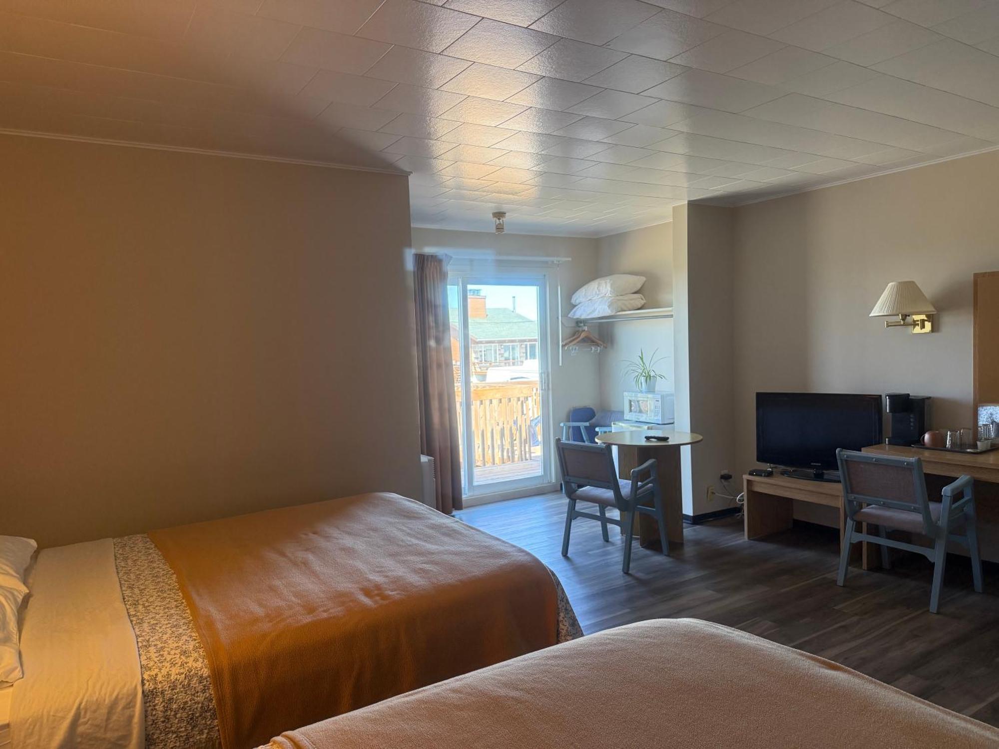 Le Campagnard Hotel Matane Exterior foto
